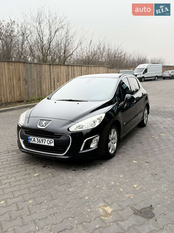 Хэтчбек Peugeot 308 2013 в Киеве фото 3 Хэтчбек Peugeot 308 2013 в Киеве