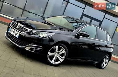 Хэтчбек Peugeot 308 2017 в Ивано-Франковске