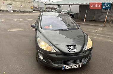 Хэтчбек Peugeot 308 2008 в Львове