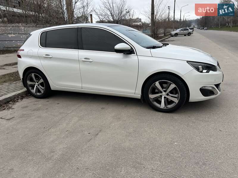 Peugeot 308 2016