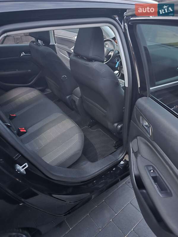 Универсал Peugeot 308 2015 в Дубно фото 34 Универсал Peugeot 308 2015 в Дубно