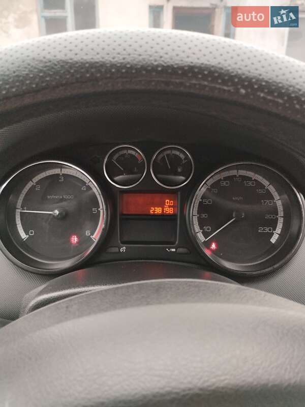 Універсал Peugeot 308 2008 в Острозі