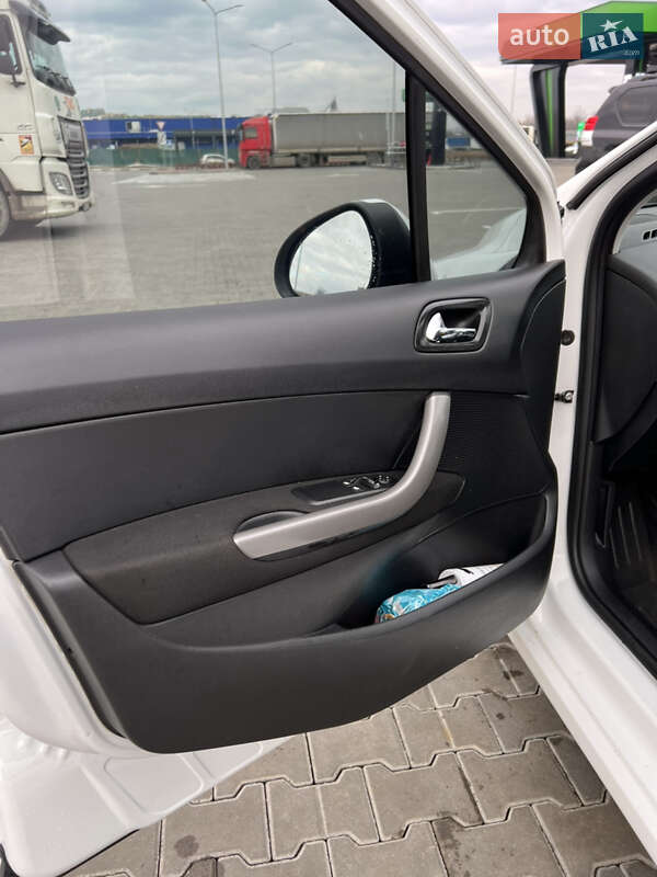 Універсал Peugeot 308 2012 в Стрию