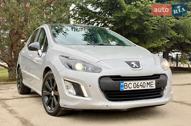 Хэтчбек Peugeot 308 2012 в Самборе