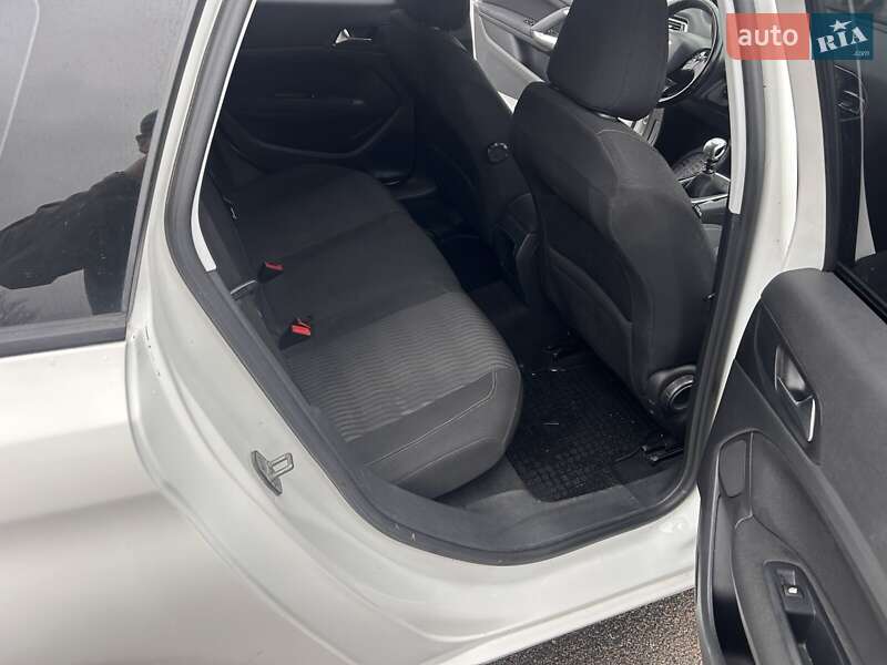 Універсал Peugeot 308 2014 в Чернівцях