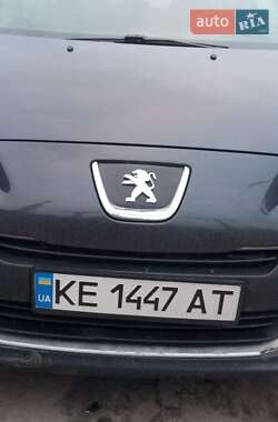 Хетчбек Peugeot 308 2012 в Дніпрі