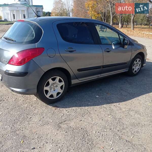 Хетчбек Peugeot 308 2010 в Чугуєві