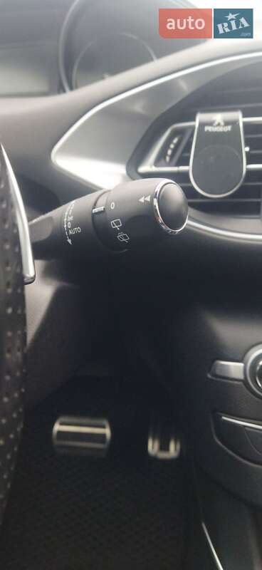 Универсал Peugeot 308 2015 в Львове