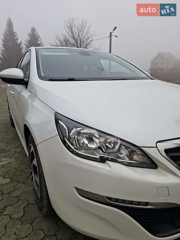 Универсал Peugeot 308 2015 в Дубно