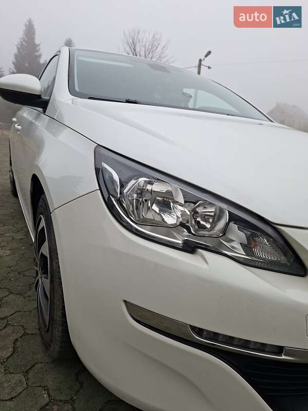 Универсал Peugeot 308 2015 в Дубно