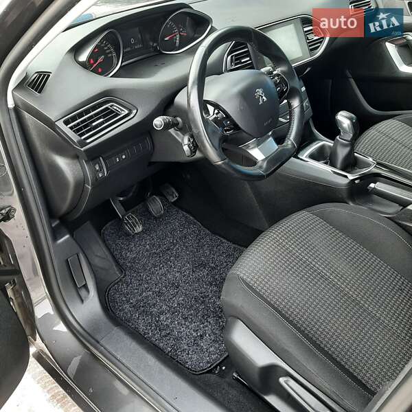 Универсал Peugeot 308 2017 в Полтаве