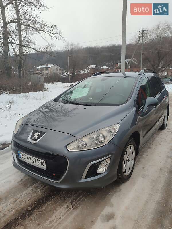 Универсал Peugeot 308 2011 в Полтаве