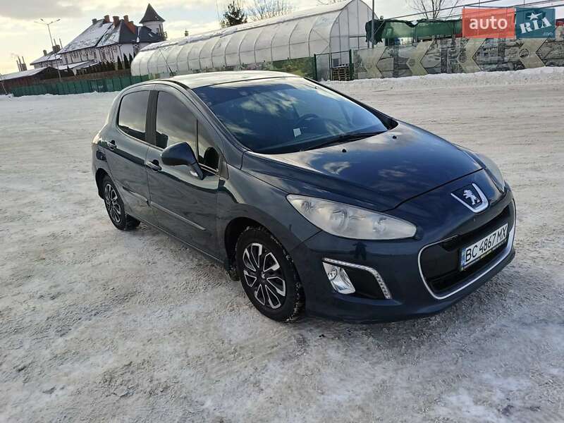 Хэтчбек Peugeot 308 2012 в Львове