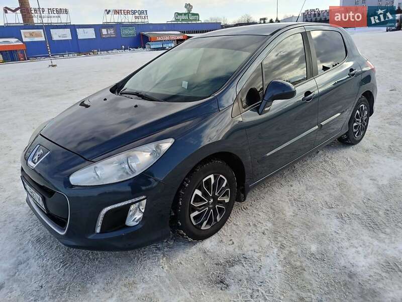 Хэтчбек Peugeot 308 2012 в Львове