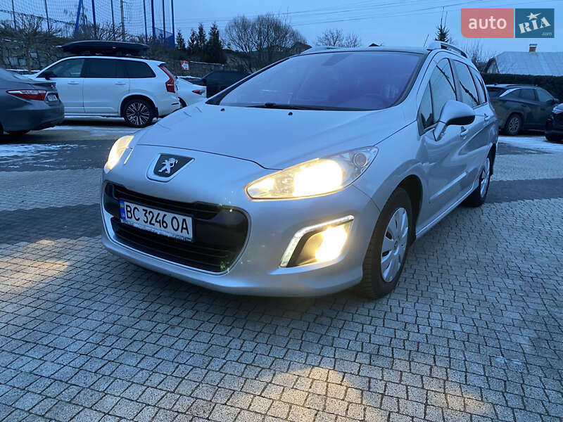 Хэтчбек Peugeot 308 2012 в Стрые
