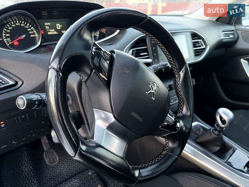Универсал Peugeot 308 2016 в Киеве