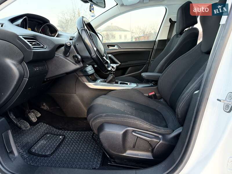 Универсал Peugeot 308 2016 в Киеве