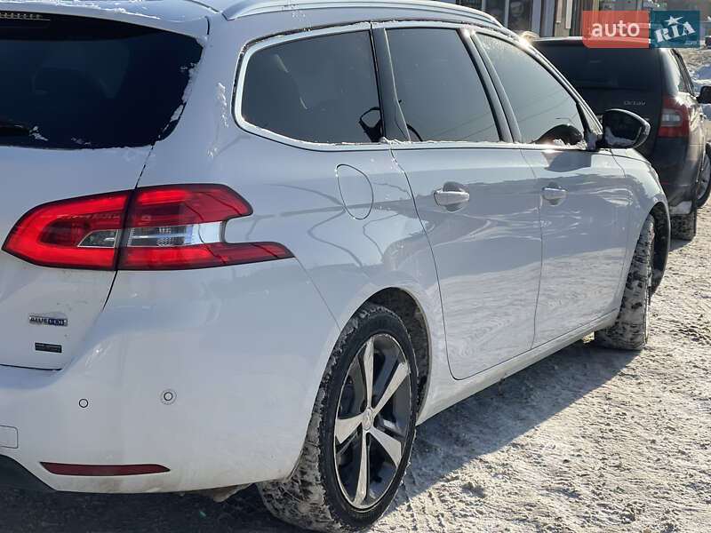 Универсал Peugeot 308 2014 в Дубно