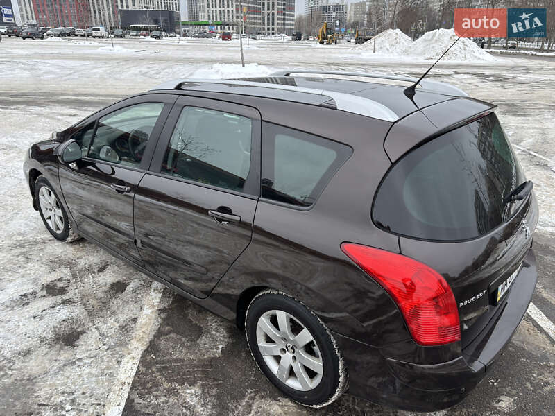 Универсал Peugeot 308 2012 в Киеве