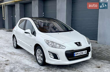 Хэтчбек Peugeot 308 2012 в Виннице