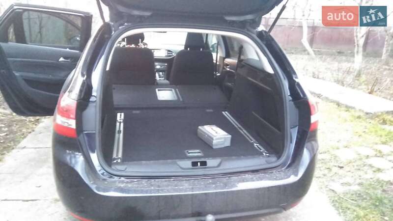 Универсал Peugeot 308 2015 в Черновцах