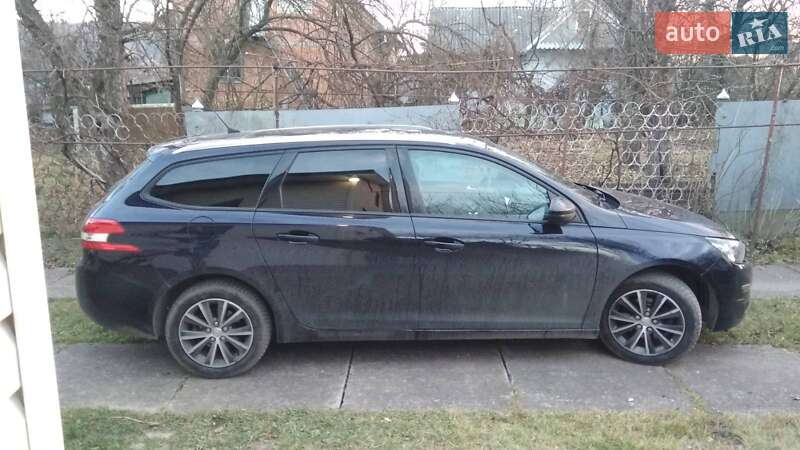 Универсал Peugeot 308 2015 в Черновцах