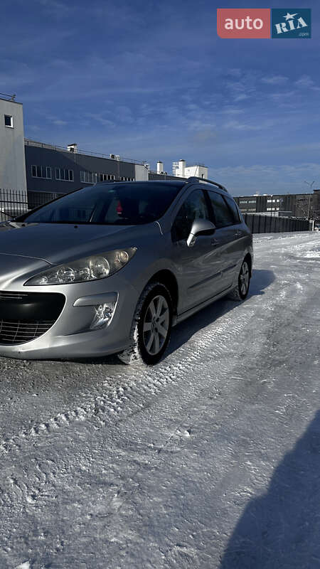 Хэтчбек Peugeot 308 2010 в Киеве