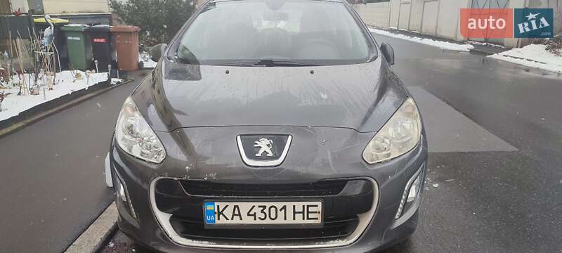 Хетчбек Peugeot 308 2012 в Києві