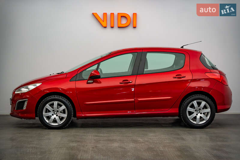 Хэтчбек Peugeot 308 2011 в Киеве