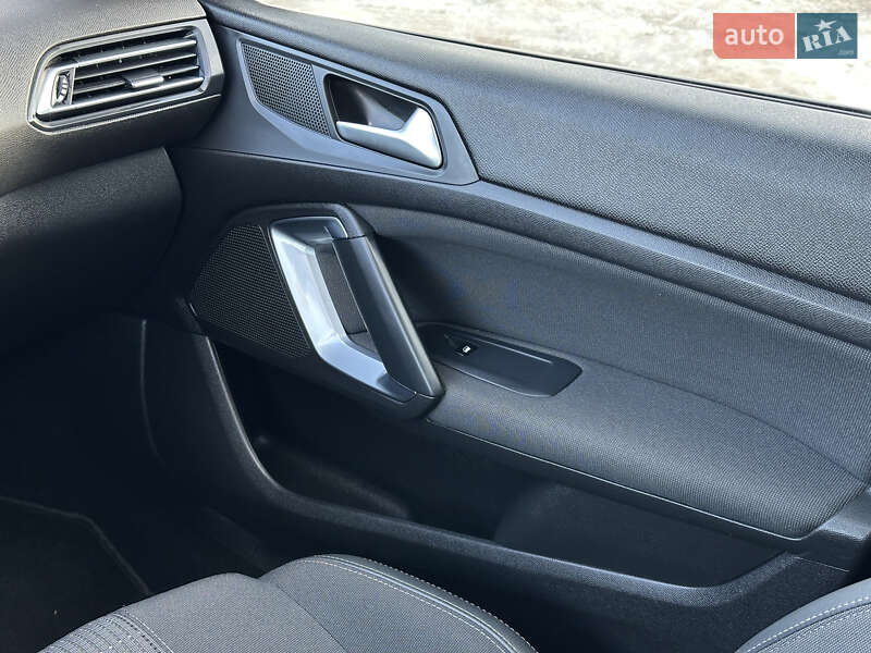 Универсал Peugeot 308 2020 в Львове