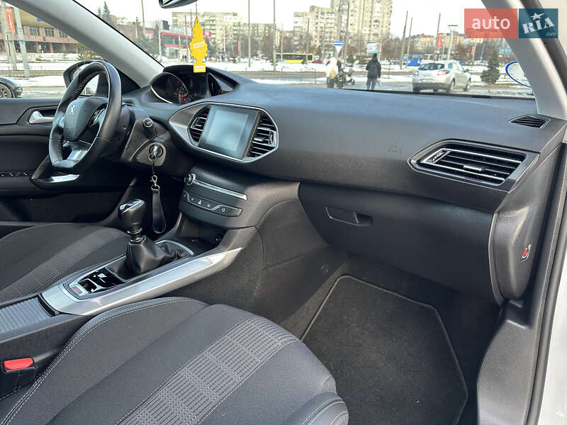 Универсал Peugeot 308 2020 в Львове