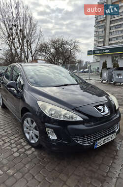 Хэтчбек Peugeot 308 2008 в Львове