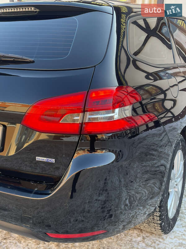 Универсал Peugeot 308 2015 в Сарнах