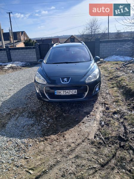 Универсал Peugeot 308 2012 в Городке