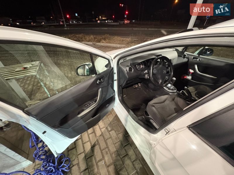 Универсал Peugeot 308 2013 в Киеве