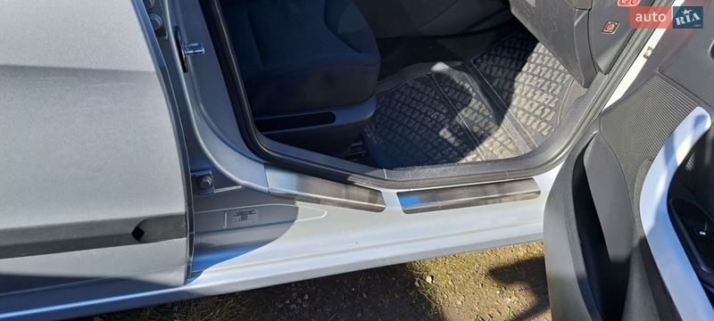 Хэтчбек Peugeot 308 2009 в Днепре