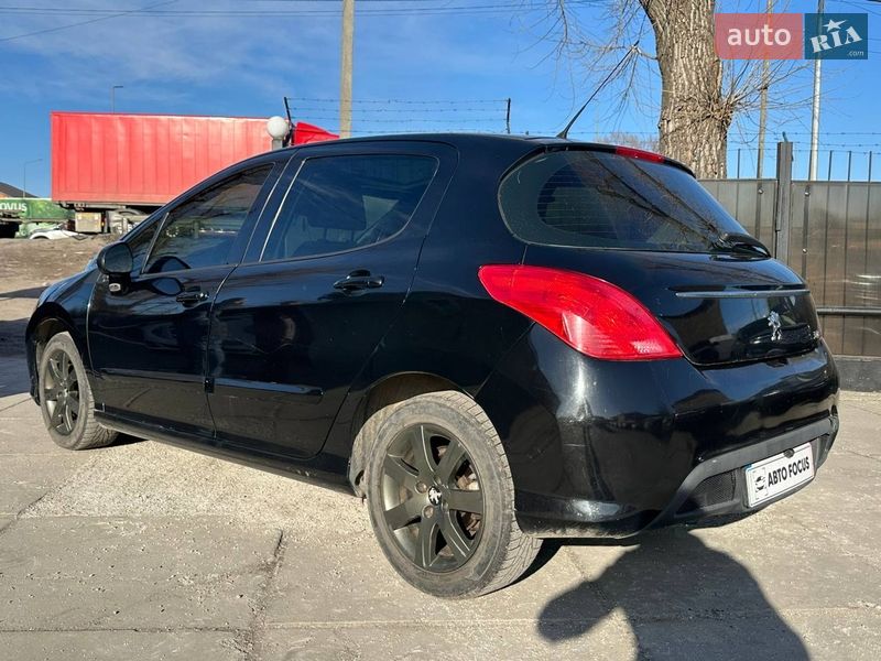 Хэтчбек Peugeot 308 2012 в Киеве