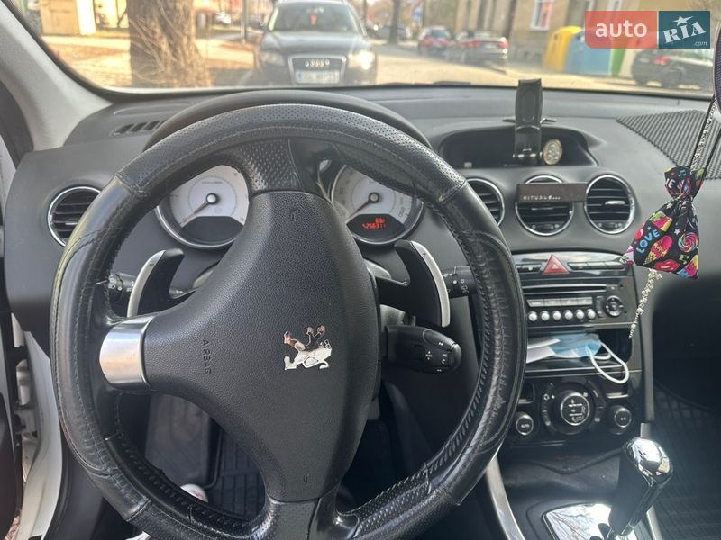 Хэтчбек Peugeot 308 2012 в Львове