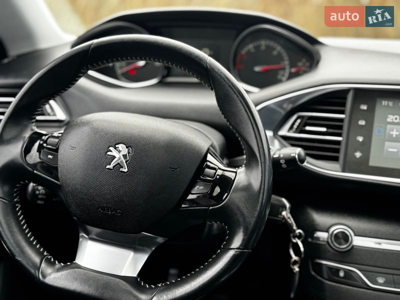 Хетчбек Peugeot 308 2014 в Дрогобичі