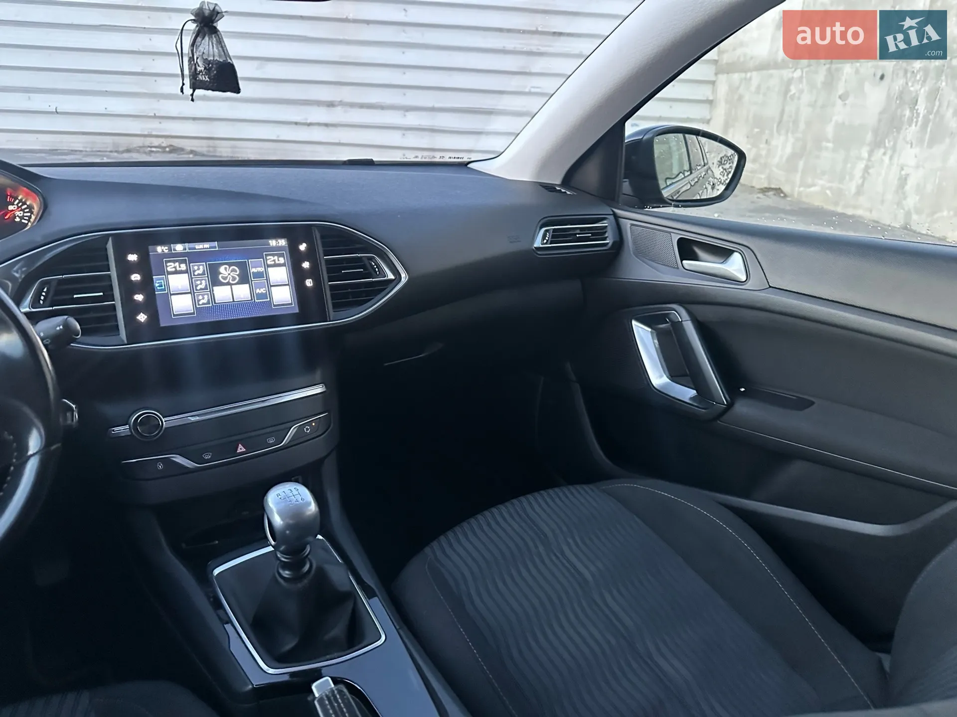 2015 Peugeot 308 - мініатюра 18