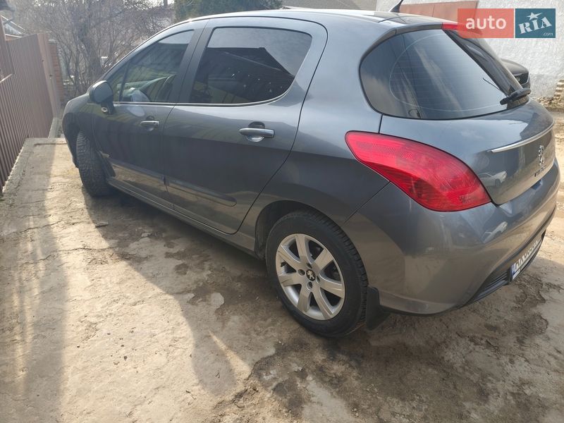 Хэтчбек Peugeot 308 2011 в Харькове