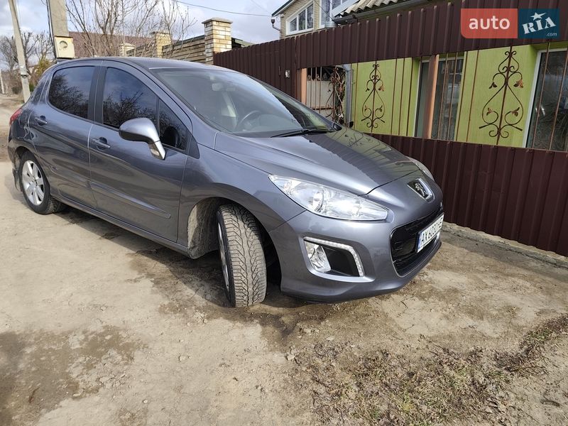 Хэтчбек Peugeot 308 2011 в Харькове