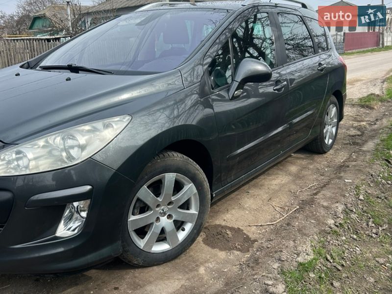 Универсал Peugeot 308 2010 в Черновцах