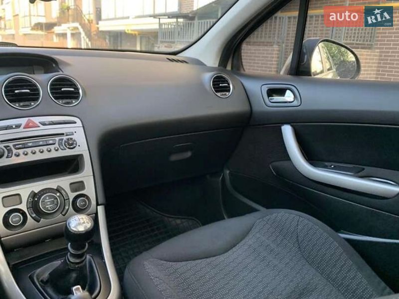 Универсал Peugeot 308 2010 в Львове