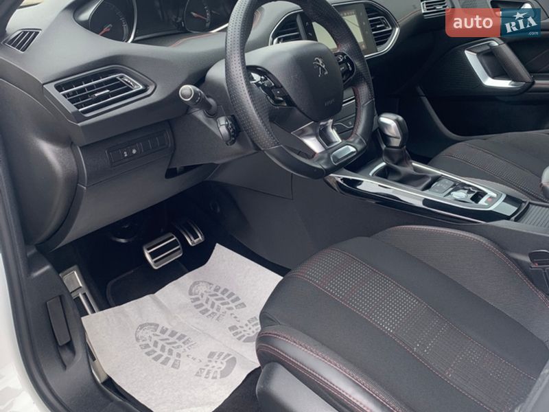 Универсал Peugeot 308 2017 в Стрые