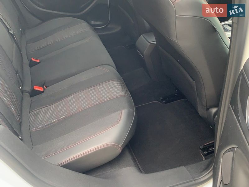 Универсал Peugeot 308 2017 в Стрые