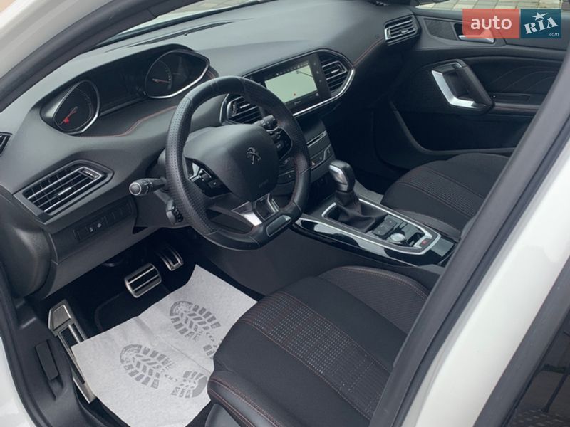 Универсал Peugeot 308 2017 в Стрые