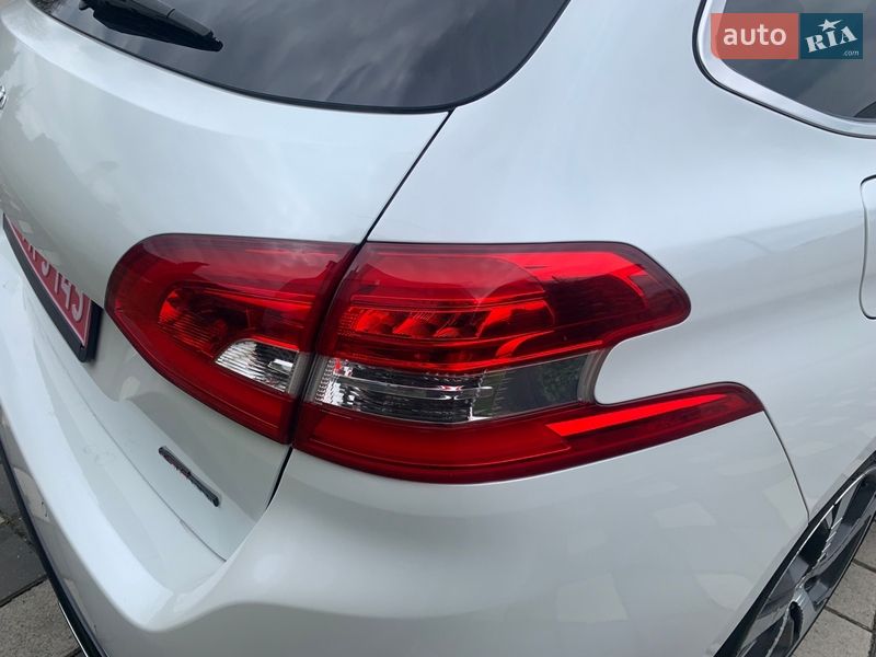 Универсал Peugeot 308 2017 в Стрые