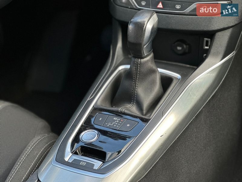 Универсал Peugeot 308 2016 в Ровно