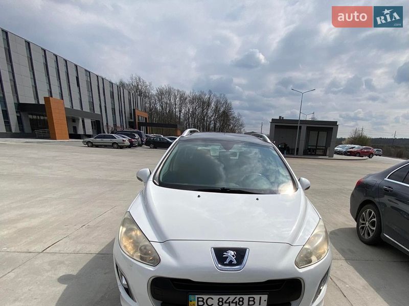 Универсал Peugeot 308 2011 в Рудки